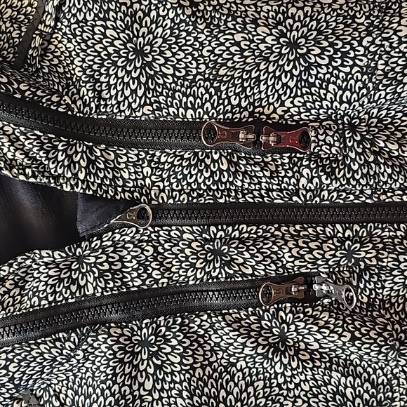 209. Lululemon Spring Forward Jacket - Picture 4 of 12